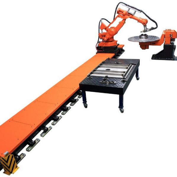 Roboter gesteuerte Laserschweißanlage auf 10 m CNC-Linearachse und CNC-Drehtisch.